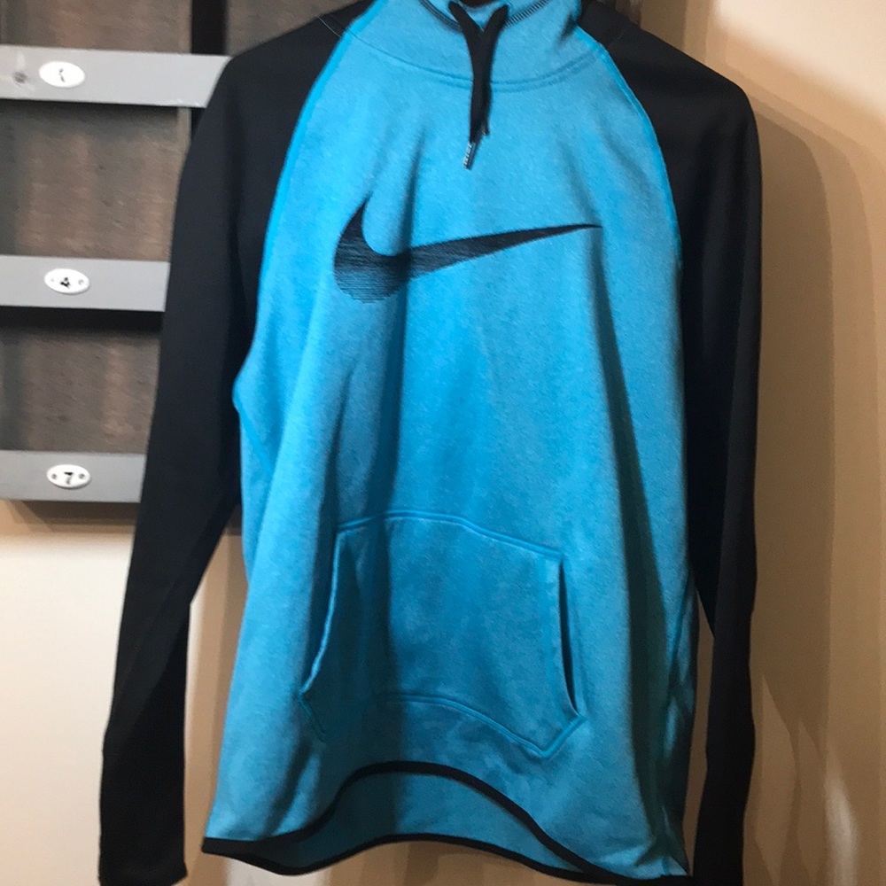 Nike Women’s L Dry Fit Hooded Sweatshirt